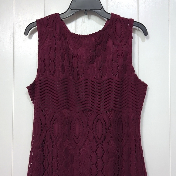 💕5 for $20💕Sharagano Lace Crochet Like Lined Dress Maroon Color - Picture 2 of 7